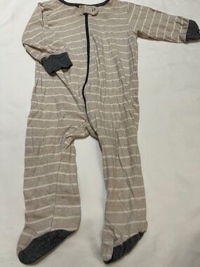 “Bundle 10/$13” Gerber 6-9m Beige & Cream Striped Footed baby boy sleeper